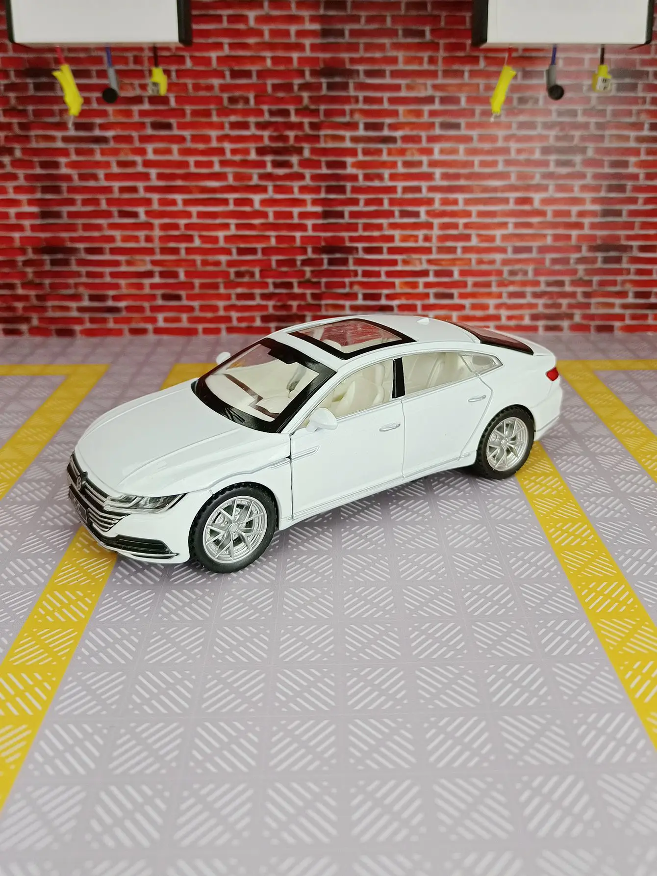 1:32 CC Coupe Alloy Car Model Diecasts & Toy Vehicles Metal Toy Car Model Simulation Collection Chirdrens Toys Gift
1:32 CC Coupe Alloy Car Model Diecasts & Toy Vehicles Metal Toy Car Model Simulation Collection Chirdrens Toys Gift