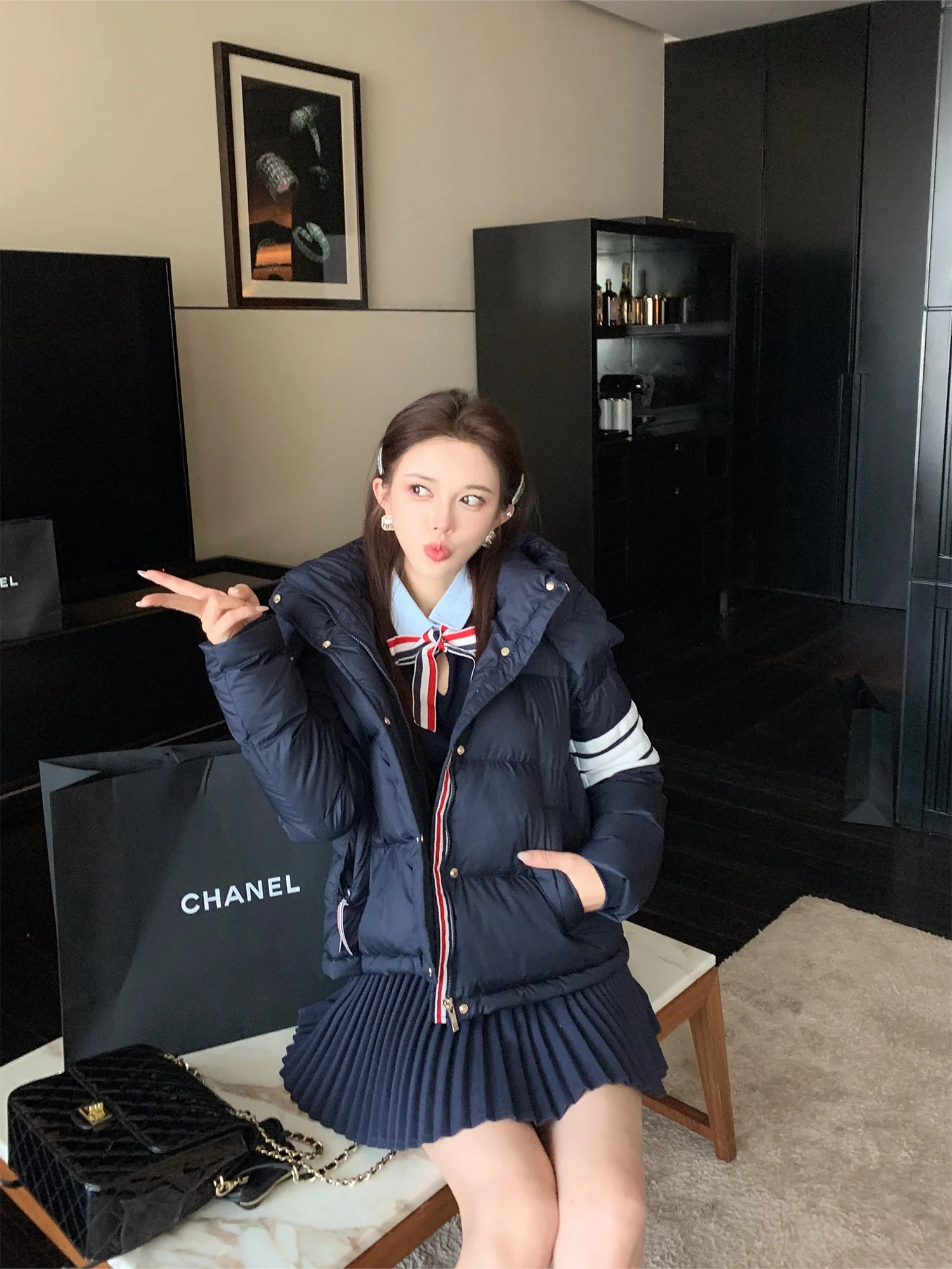 Женская зимняя куртка-пуховик LADIESFIRST с отстегивающимся капюшоном, 90% белый пух, новая модель, повседневная, свободного кроя, теплая, утолщенная
Женская зимняя куртка-пуховик LADIESFIRST с отстегивающимся капюшоном, 90% белый пух, новая модель, повседневная, свободного кроя, теплая, утолщенная