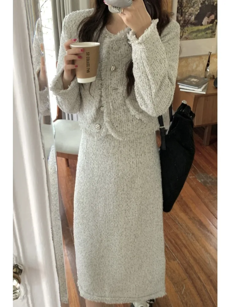 UNXX 2022 Spring Autumn New Professional Fashion Skirt Street Bomb Internet Celebrity Skirt Suit Two-piece Set Women Hot Sale
UNXX 2022 Spring Autumn New Professional Fashion Skirt Street Bomb Internet Celebrity Skirt Suit Two-piece Set Women Hot Sale