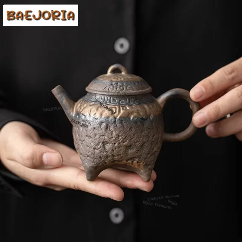 200ml Antique Old Rock Mud Pottery Teapot Creative Gilded Iron Glaze Four Legged Pot Tea Maker Kettle Teaset Equipment Craft
200ml Antique Old Rock Mud Pottery Teapot Creative Gilded Iron Glaze Four Legged Pot Tea Maker Kettle Teaset Equipment Craft