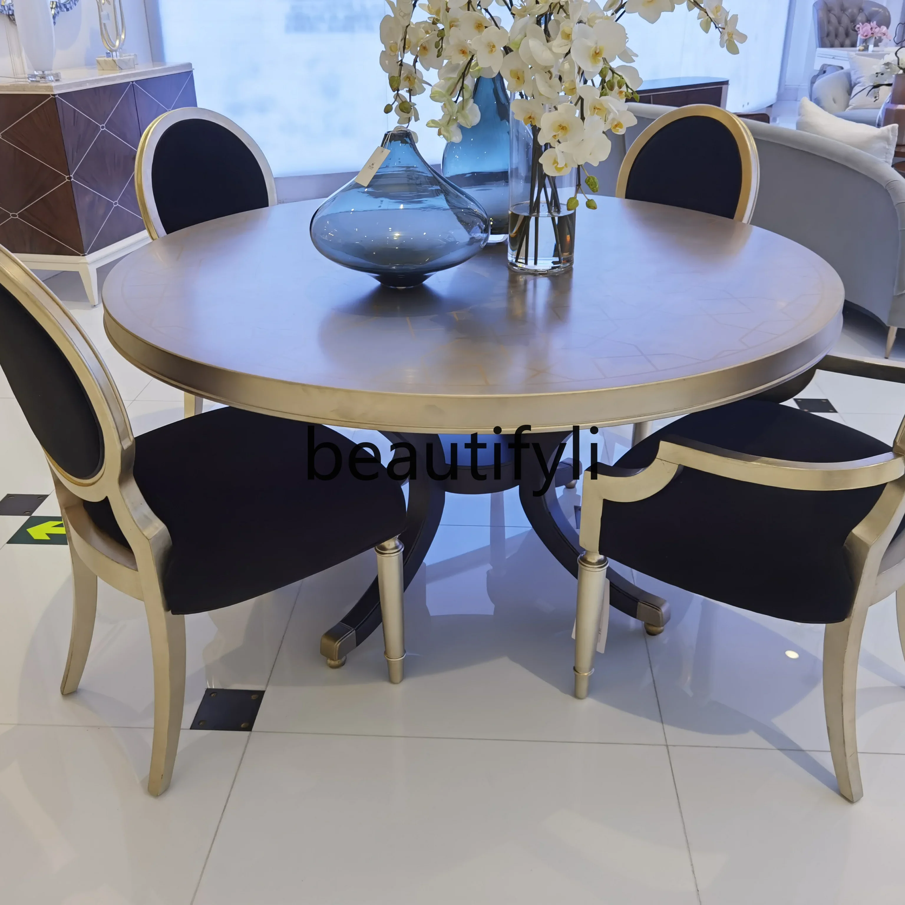 A38 Retro round dining table high-end furniture antique white custom restaurant large disc table
A38 Retro round dining table high-end furniture antique white custom restaurant large disc table