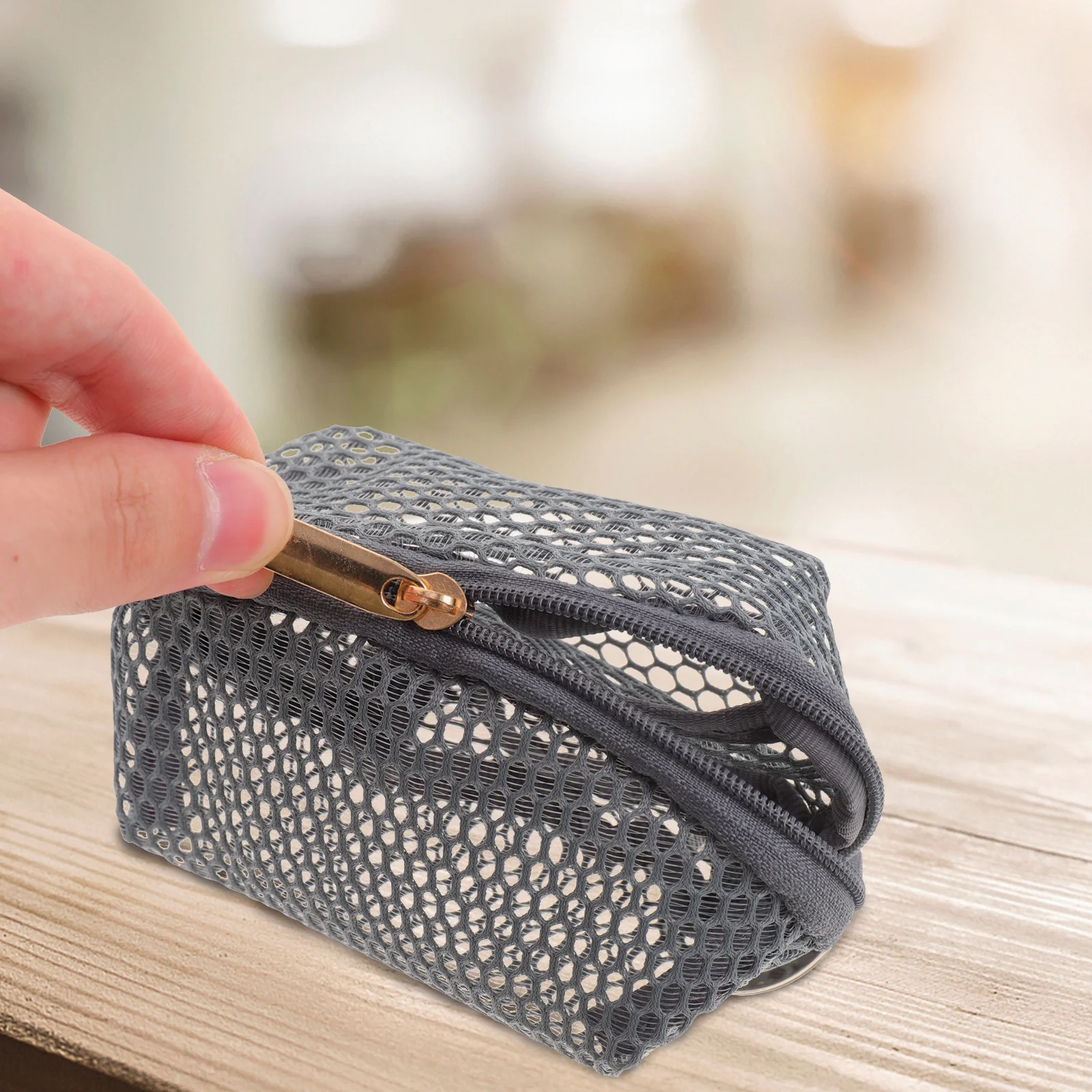 1Pcs Mini Coin Bag Fashion Mesh Pouch Soft Durable Makeup Storage Case for Keys Cards Coin Bag Simple Wallet
1Pcs Mini Coin Bag Fashion Mesh Pouch Soft Durable Makeup Storage Case for Keys Cards Coin Bag Simple Wallet