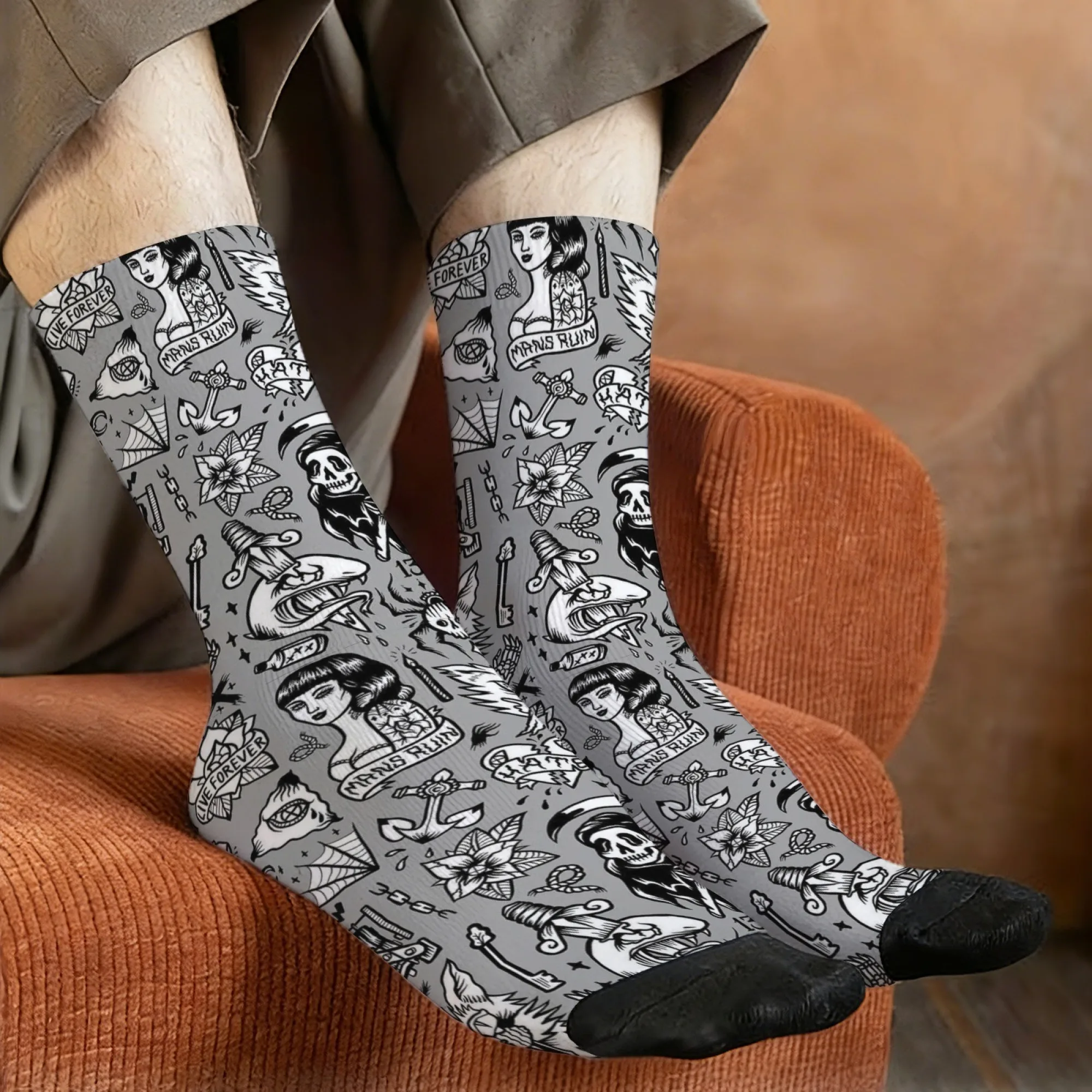 American Traditional Tattoo Style Retro Print Mid-calf Socks Dark Gothic Style Comfortable Soft Fun and Breathable Socks
American Traditional Tattoo Style Retro Print Mid-calf Socks Dark Gothic Style Comfortable Soft Fun and Breathable Socks