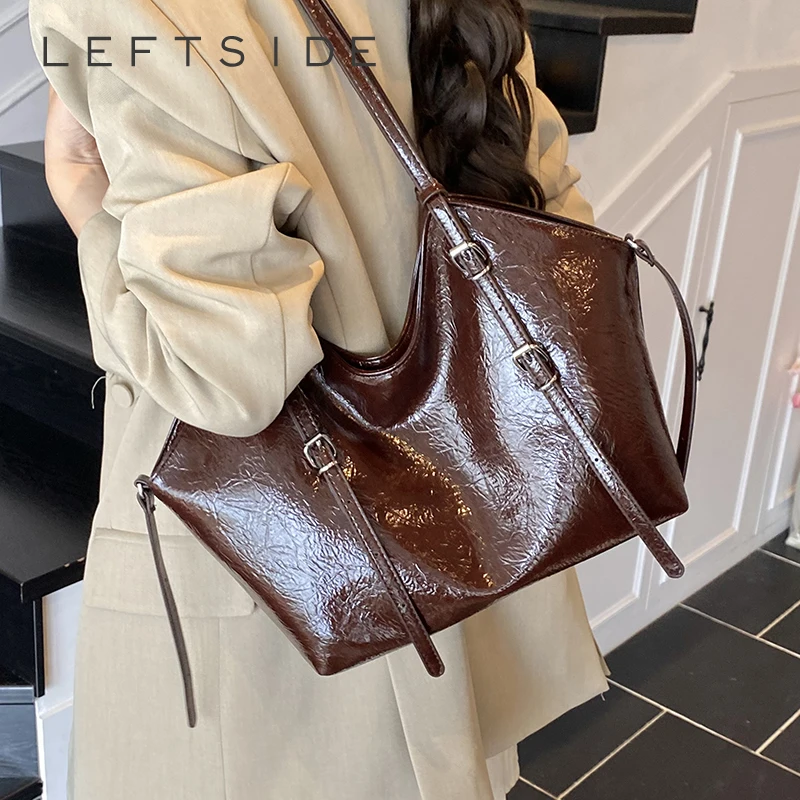 LEFTSIDE PU Leather High-capacity Shoulder Bags for Women 2025 Luxury Designer Brand Tote Bag Females Tote Handbags and Purses
LEFTSIDE PU Leather High-capacity Shoulder Bags for Women 2025 Luxury Designer Brand Tote Bag Females Tote Handbags and Purses