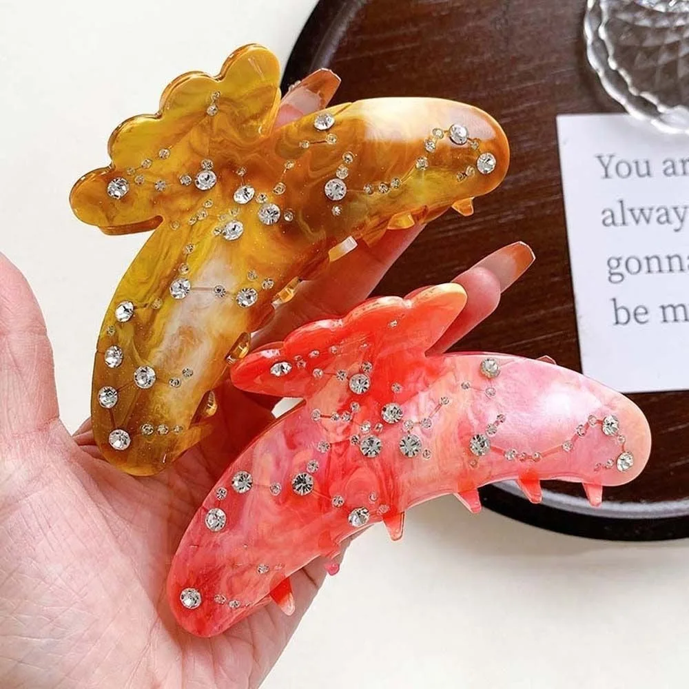 Fish Tail Design Acetic Acid Shark Clip Korean Style Sparkling Acrylic Rhinestone Hair Claw Waterproof Headwear
Fish Tail Design Acetic Acid Shark Clip Korean Style Sparkling Acrylic Rhinestone Hair Claw Waterproof Headwear