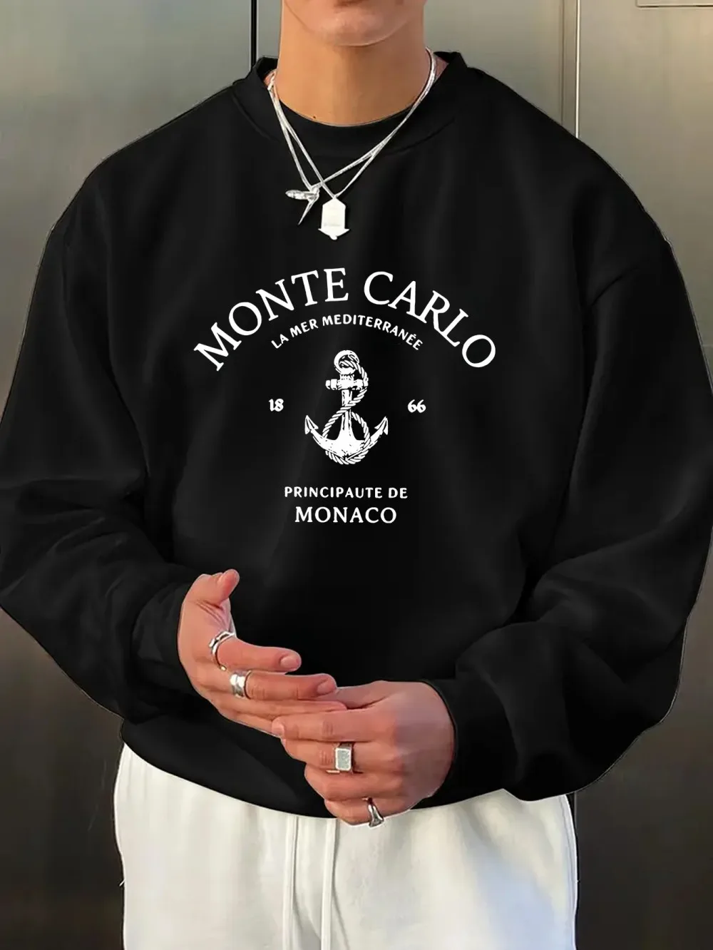 The new men's round-neck sweatshirt for Spring and Autumn 2026 is casual and comfortable with letter pattern printing
The new men's round-neck sweatshirt for Spring and Autumn 2026 is casual and comfortable with letter pattern printing