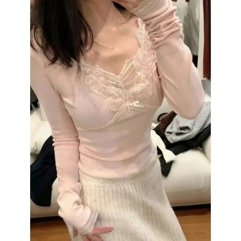 Pink V-neck Lace Edge Spliced Base Shirt Women Autumn Winter Inner Wear Elegant Fit Tops Harajuku Sweet Bow Casual Soft Clothes
Pink V-neck Lace Edge Spliced Base Shirt Women Autumn Winter Inner Wear Elegant Fit Tops Harajuku Sweet Bow Casual Soft Clothes