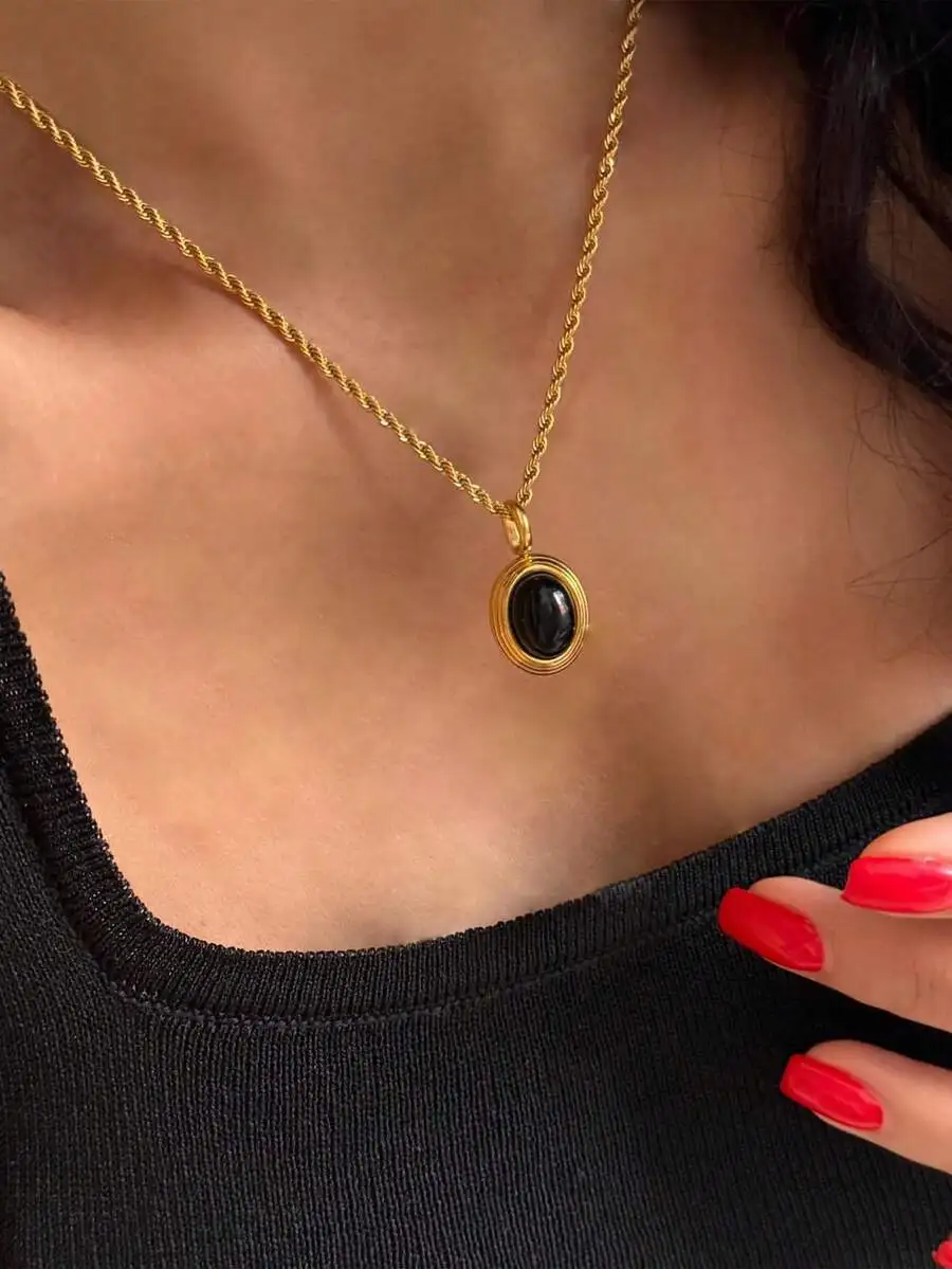 Oval Black Cubic Zirconia Pendant Necklace For Daily Wear
Oval Black Cubic Zirconia Pendant Necklace For Daily Wear
