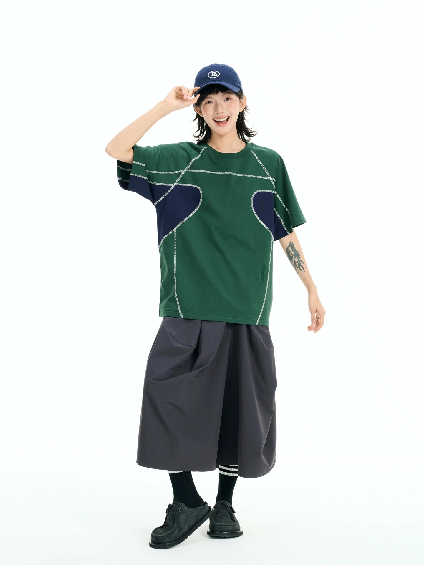Gujiji Universe Sporty Casual Short Sleeve T-Shirt round Neck Spliced Structure Color Block Hsu Line Top for Men And Women
Gujiji Universe Sporty Casual Short Sleeve T-Shirt round Neck Spliced Structure Color Block Hsu Line Top for Men And Women