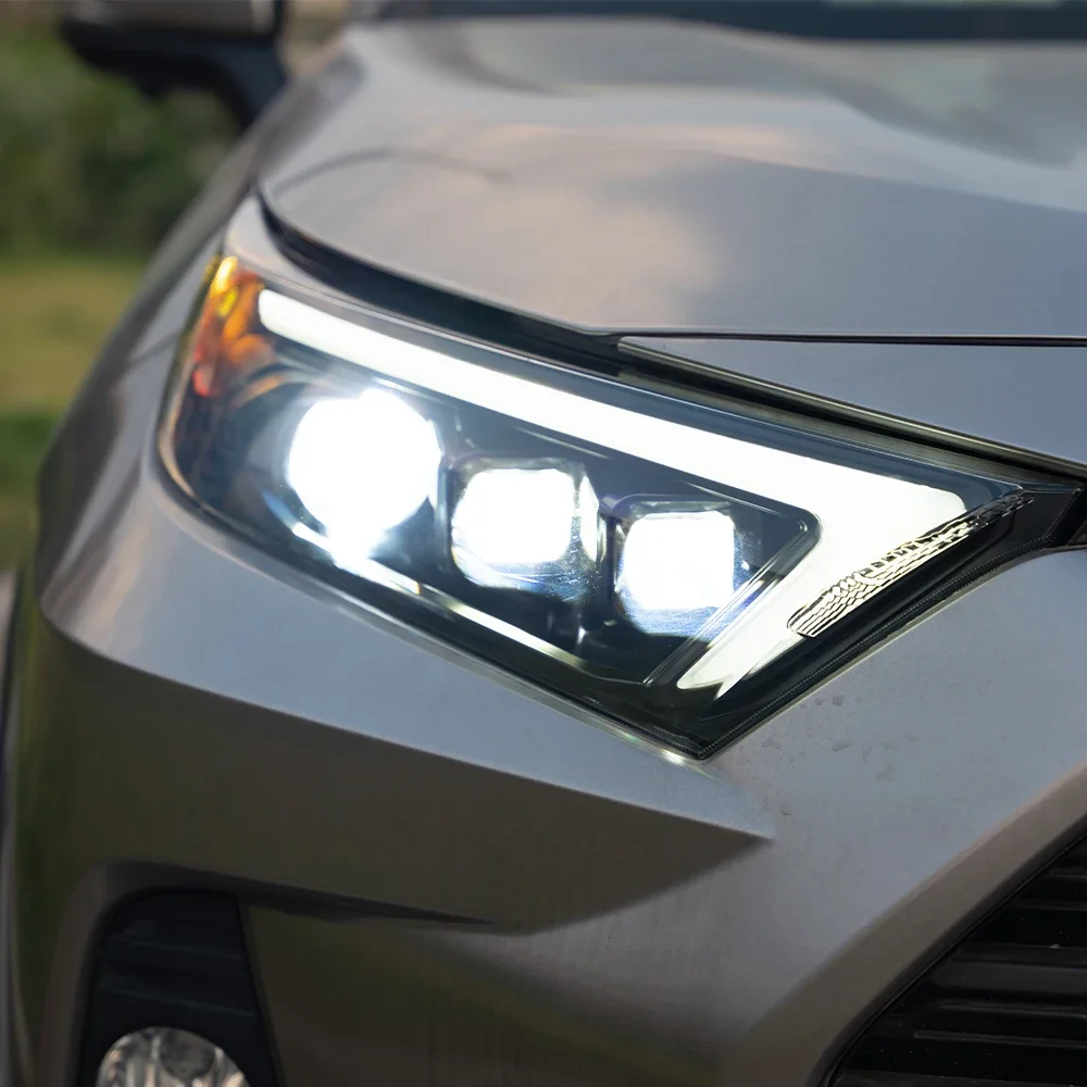 Автомобильные передние фонари для Toyota RAV4 2020-2024, светодиодные автомобильные фары в сборе, обновление три линзы проектора, дизайн инструментов, аксессуары
Автомобильные передние фонари для Toyota RAV4 2020-2024, светодиодные автомобильные фары в сборе, обновление три линзы проектора, дизайн инструментов, аксессуары