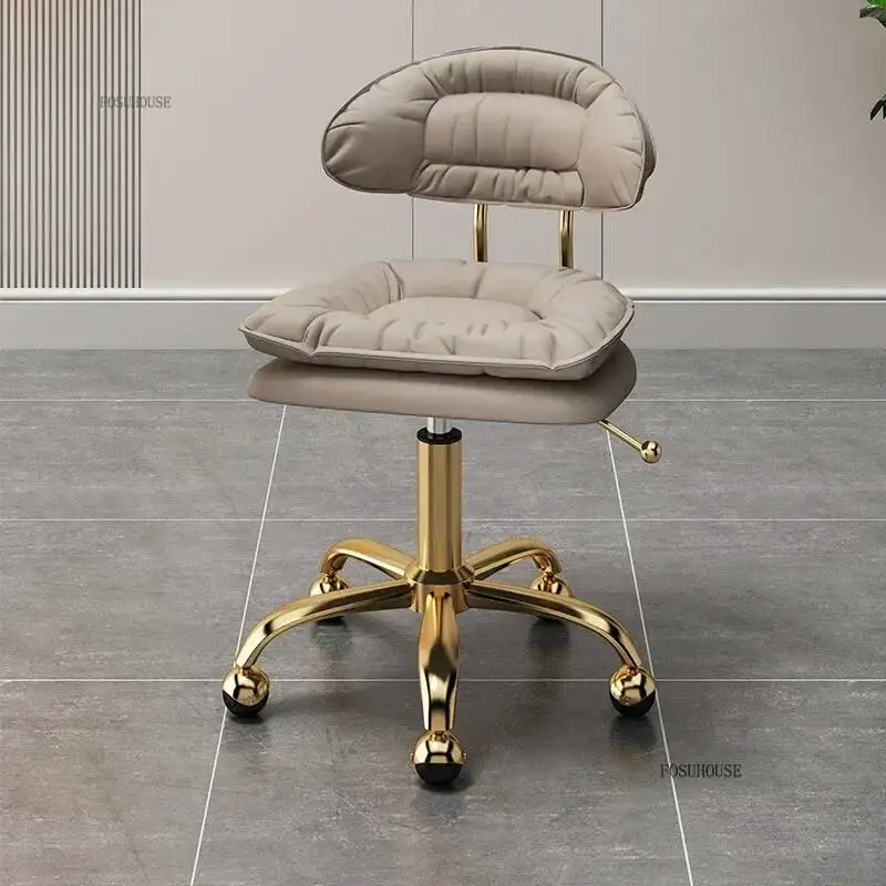 Italian Professional Barber Chairs for Beauty Salon Furniture Barber Chair Minimalist Lift Backrest Salon Chair for Hair Stylist
Italian Professional Barber Chairs for Beauty Salon Furniture Barber Chair Minimalist Lift Backrest Salon Chair for Hair Stylist