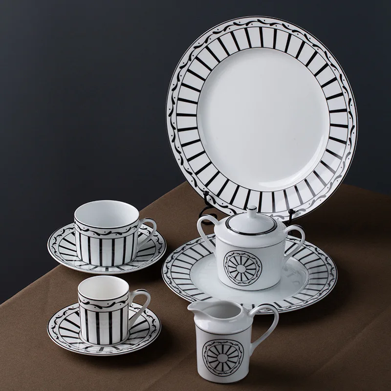 Тарелки премиум-класса из костяного фарфора для домашнего использования. Изысканный неглубокий плоский дизайн. Идеально подходит для западной кухни и сервировки стейков.
Тарелки премиум-класса из костяного фарфора для домашнего использования. Изысканный неглубокий плоский дизайн. Идеально подходит для западной кухни и сервировки стейков.