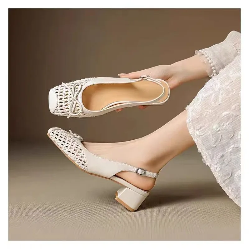 Baotou Kitten Heel Shoes Women's Summer New Bow Knot Woven Cutout Square Toe Block Heel Sandals Shallow Mouth One Strap
Baotou Kitten Heel Shoes Women's Summer New Bow Knot Woven Cutout Square Toe Block Heel Sandals Shallow Mouth One Strap