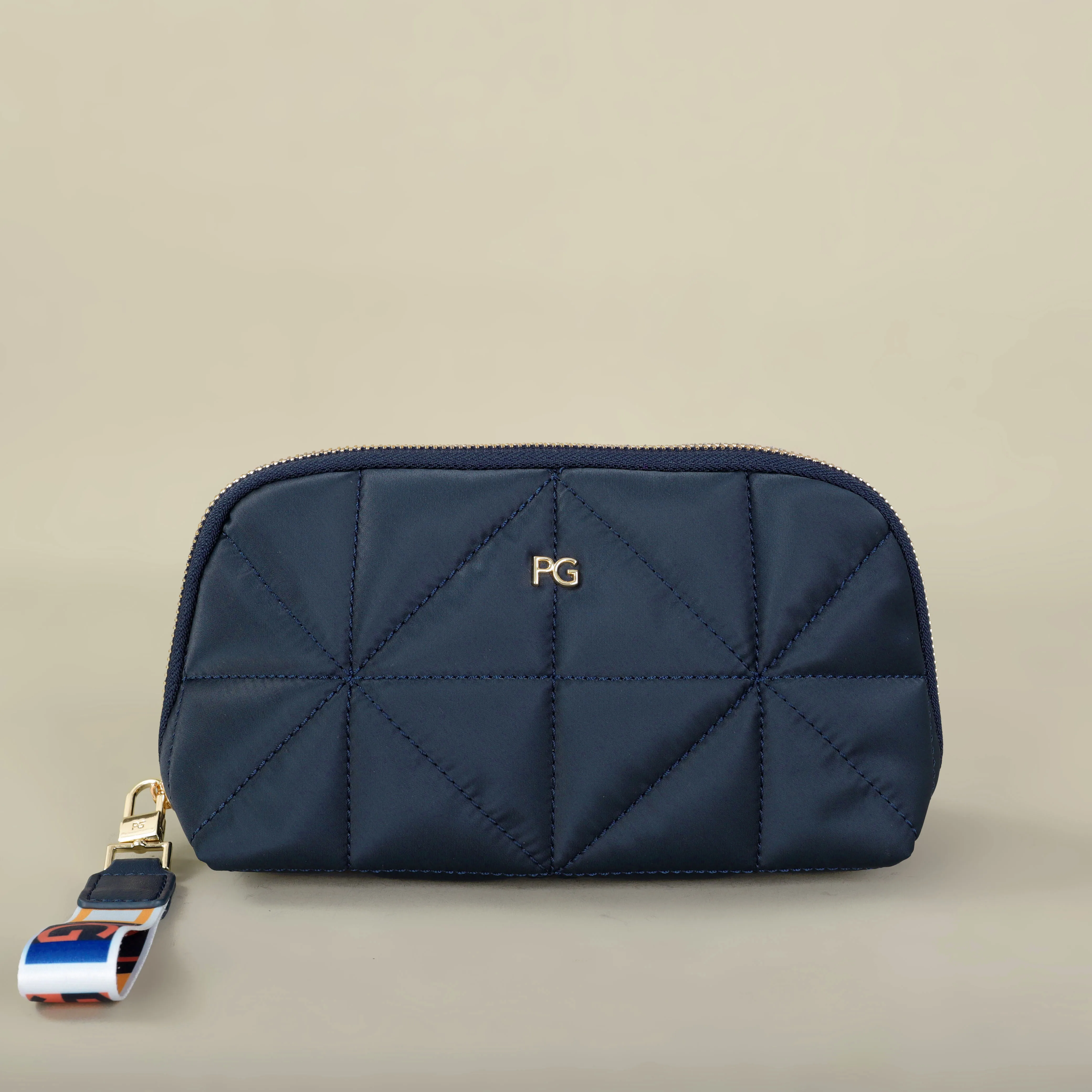 PG PATSY GARIS nylon cloth multi-functional waterproof folding new design fashion portable easy to carry handbag Cosmetic bag
PG PATSY GARIS nylon cloth multi-functional waterproof folding new design fashion portable easy to carry handbag Cosmetic bag