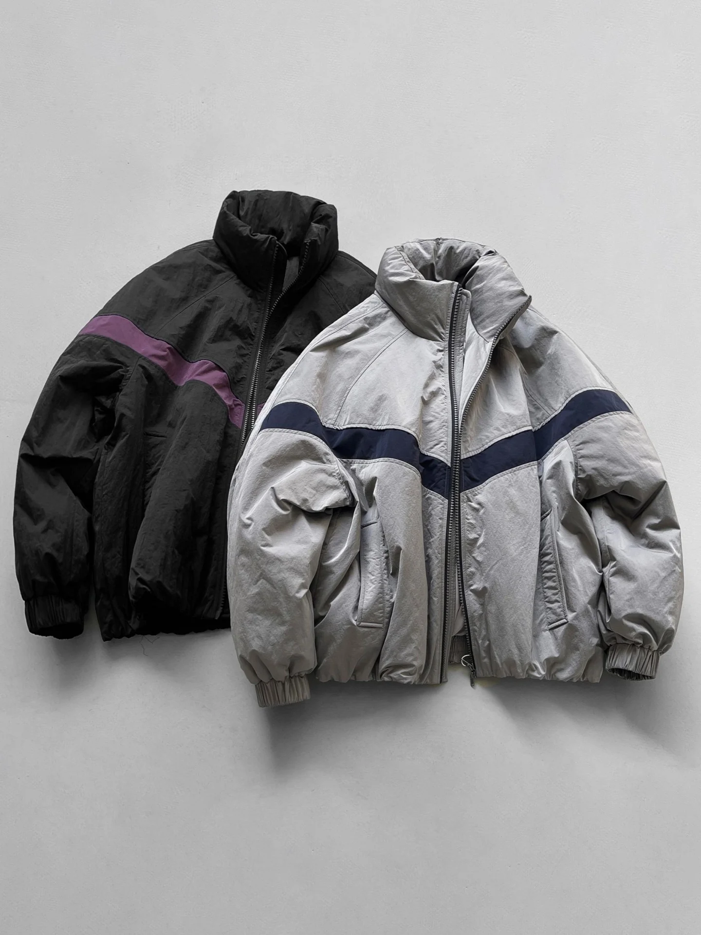 Утепленная мужская зимняя куртка-бомбер с воротником-стойкой, с полосатыми вставками, из полиэфирного волокна, для активного отдыха
Утепленная мужская зимняя куртка-бомбер с воротником-стойкой, с полосатыми вставками, из полиэфирного волокна, для активного отдыха