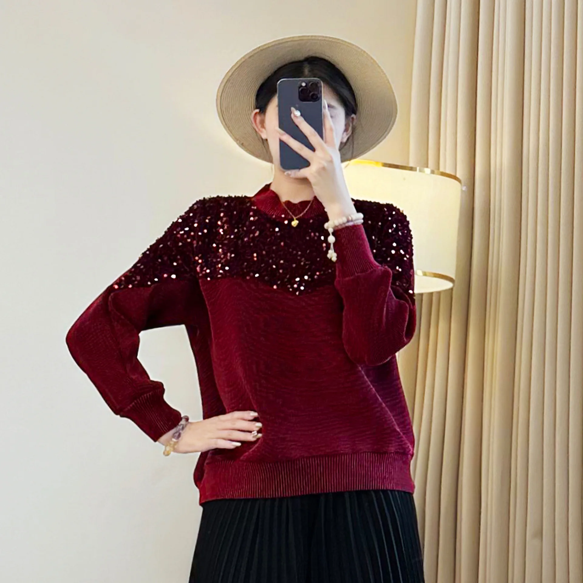 Miyake Pleated Top Women 2025 New Gold Velvet Solid Color Beaded Round Neck Long-sleeved Casual Loose Bottoming Shirt for Women
Miyake Pleated Top Women 2025 New Gold Velvet Solid Color Beaded Round Neck Long-sleeved Casual Loose Bottoming Shirt for Women