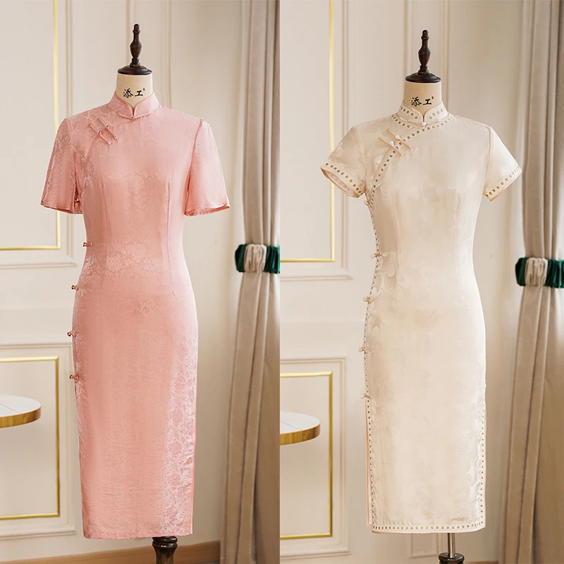 Mandarin Collar Short Sleeve Qipao Silk Vintage Button Classic Solid Color Lady Cheongsam Vestidos Handmade Beads Chinese Style
Mandarin Collar Short Sleeve Qipao Silk Vintage Button Classic Solid Color Lady Cheongsam Vestidos Handmade Beads Chinese Style