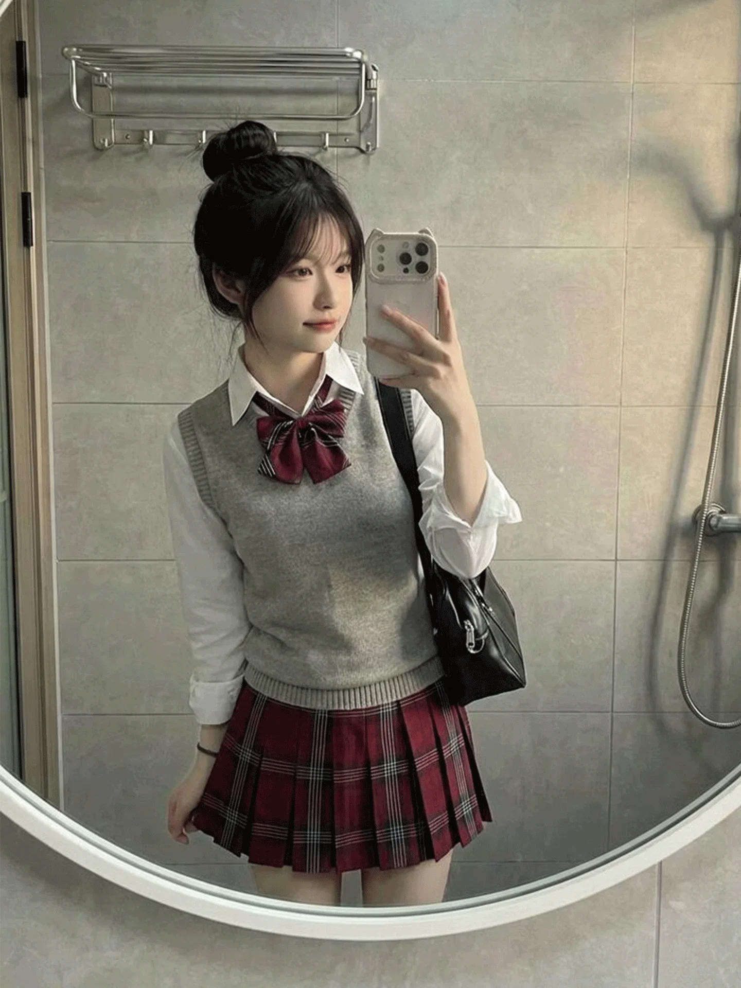 Japanese Sle JK orm School Wind Knitted Vest Long Sve irt Women Original Plaid Skirt Set High Waist Knot
Japanese Sle JK orm School Wind Knitted Vest Long Sve irt Women Original Plaid Skirt Set High Waist Knot