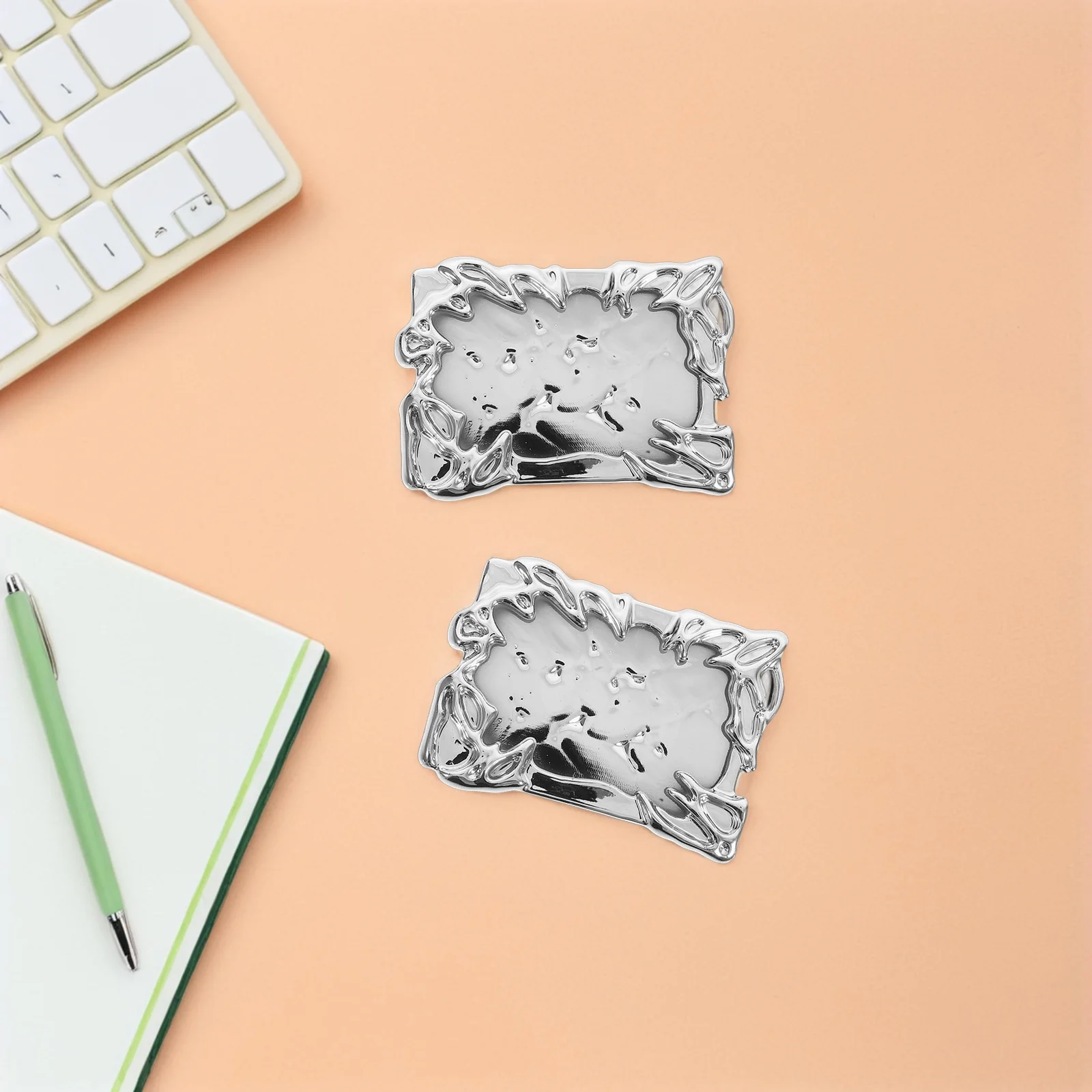 2Pcs Electroplated Plastic Irregular Shape Photocard Holder Keychain Mini Photo Frame Tabletop Display Decor Tiny Photo Frame
2Pcs Electroplated Plastic Irregular Shape Photocard Holder Keychain Mini Photo Frame Tabletop Display Decor Tiny Photo Frame