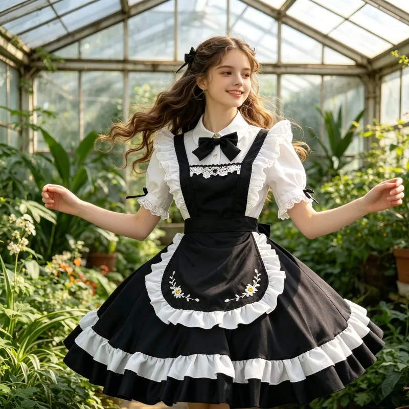 New Product Exquisite Daisy Manor Embroidery Cos Lolita Short Skirt Sweet Ruffle Black and White Contrast Lolita Girls' Dress
New Product Exquisite Daisy Manor Embroidery Cos Lolita Short Skirt Sweet Ruffle Black and White Contrast Lolita Girls' Dress
