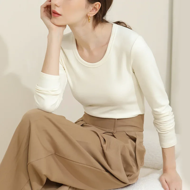 Autumn/winter double-sided fine velvet undercoat women long sleeve warm slim round neck black and white thick inside the coat
Autumn/winter double-sided fine velvet undercoat women long sleeve warm slim round neck black and white thick inside the coat