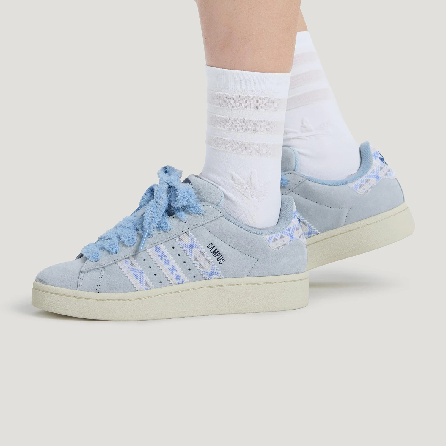 Adidas genuine clover women's low cut lace up classic sports board shoes KJ4301
Adidas genuine clover women's low cut lace up classic sports board shoes KJ4301