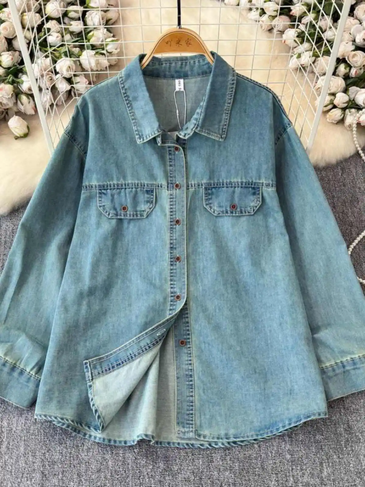 Spring Summer Washed Blue Denim Shirts Women Simple Casual Turn Down Collar Jean Jacket Female Loose Denim Jacket
Spring Summer Washed Blue Denim Shirts Women Simple Casual Turn Down Collar Jean Jacket Female Loose Denim Jacket