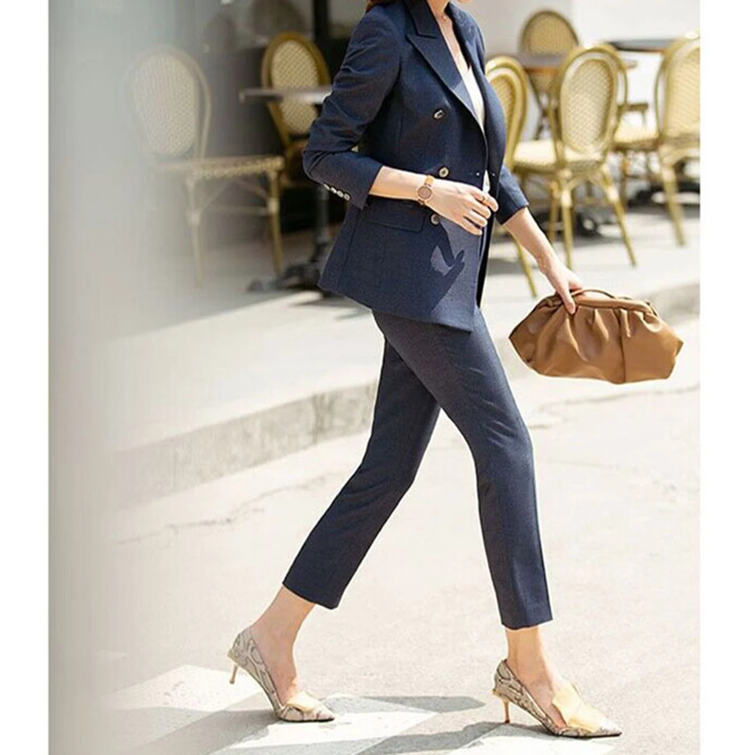 Женский костюм Allingentle: темно-синий пиджак с накладными карманами и брюки, 2 предмета, модный деловой костюм для офиса и повседневной носки, на заказ
Женский костюм Allingentle: темно-синий пиджак с накладными карманами и брюки, 2 предмета, модный деловой костюм для офиса и повседневной носки, на заказ
