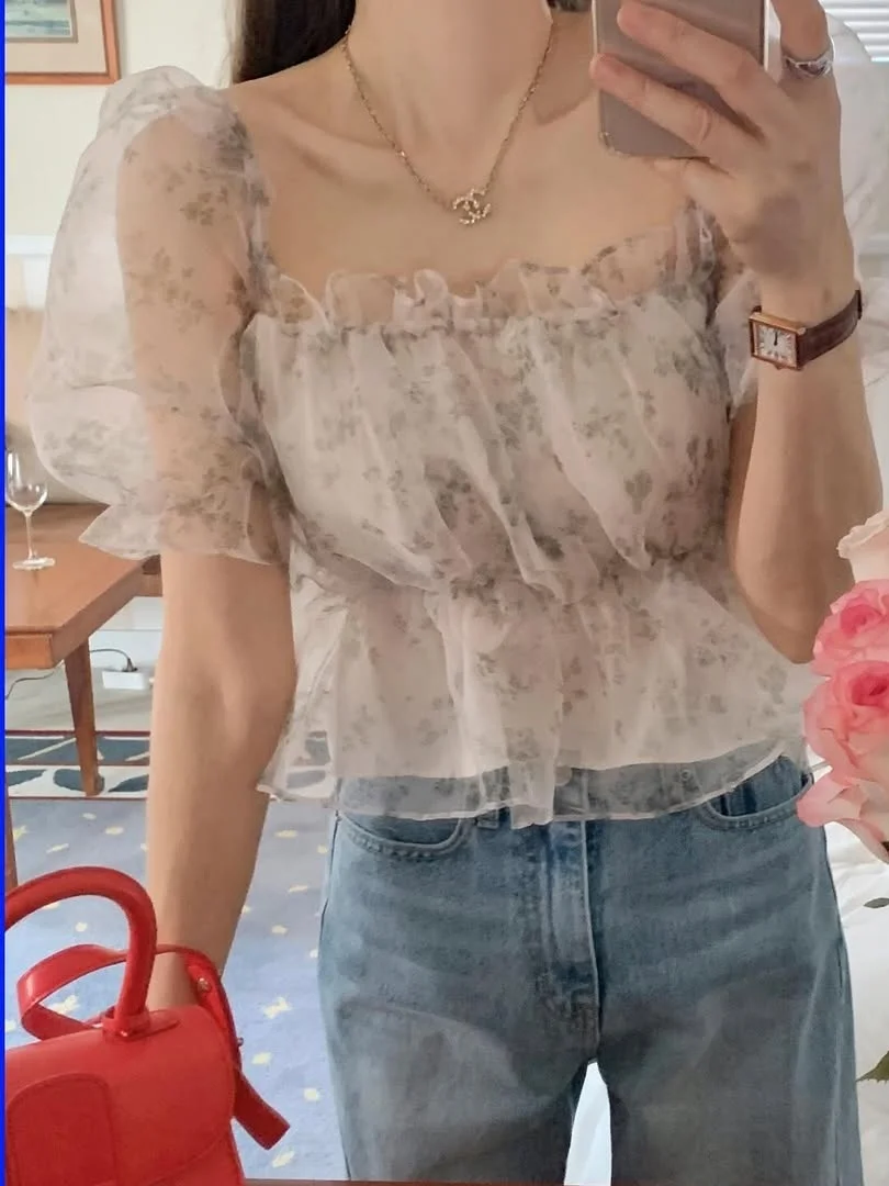 Summer New Women's Korean Sle Gentle Sweet Floral Print Square Collar oulder Bared Design Small Size Chiffon Top
Summer New Women's Korean Sle Gentle Sweet Floral Print Square Collar oulder Bared Design Small Size Chiffon Top
