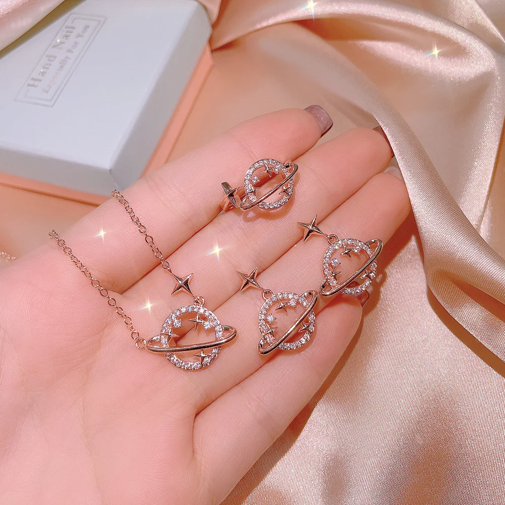 2022 Newest Trendy Star-Moon Earrings Globe Female Fashion Temperament Exaggerated Personality Three-Piece Zircon Jewelry Gift
2022 Newest Trendy Star-Moon Earrings Globe Female Fashion Temperament Exaggerated Personality Three-Piece Zircon Jewelry Gift