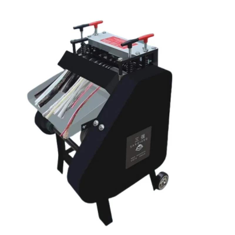 Wire stripping machine, scrap copper wire stripping machine, electric double-blade industrial wire stripping machine
Wire stripping machine, scrap copper wire stripping machine, electric double-blade industrial wire stripping machine