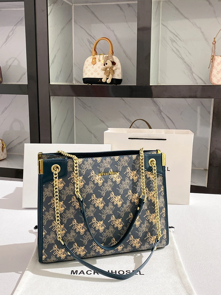 MaJhosel Luxury Floral Women's Tote Bag Large Capaci Chain Underarm Bag for Commuting Spring 2025 New Sle Casual Leisure
MaJhosel Luxury Floral Women's Tote Bag Large Capaci Chain Underarm Bag for Commuting Spring 2025 New Sle Casual Leisure