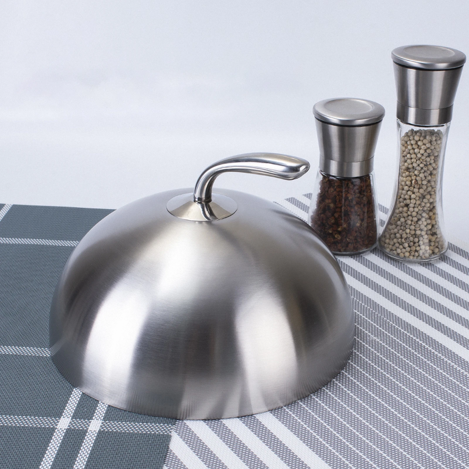1pc Stainless Steel Food Cover Oilproof Dish Protector Kitchen Supplies Round Protective Cover For Steak Meals (Silver)
1pc Stainless Steel Food Cover Oilproof Dish Protector Kitchen Supplies Round Protective Cover For Steak Meals (Silver)