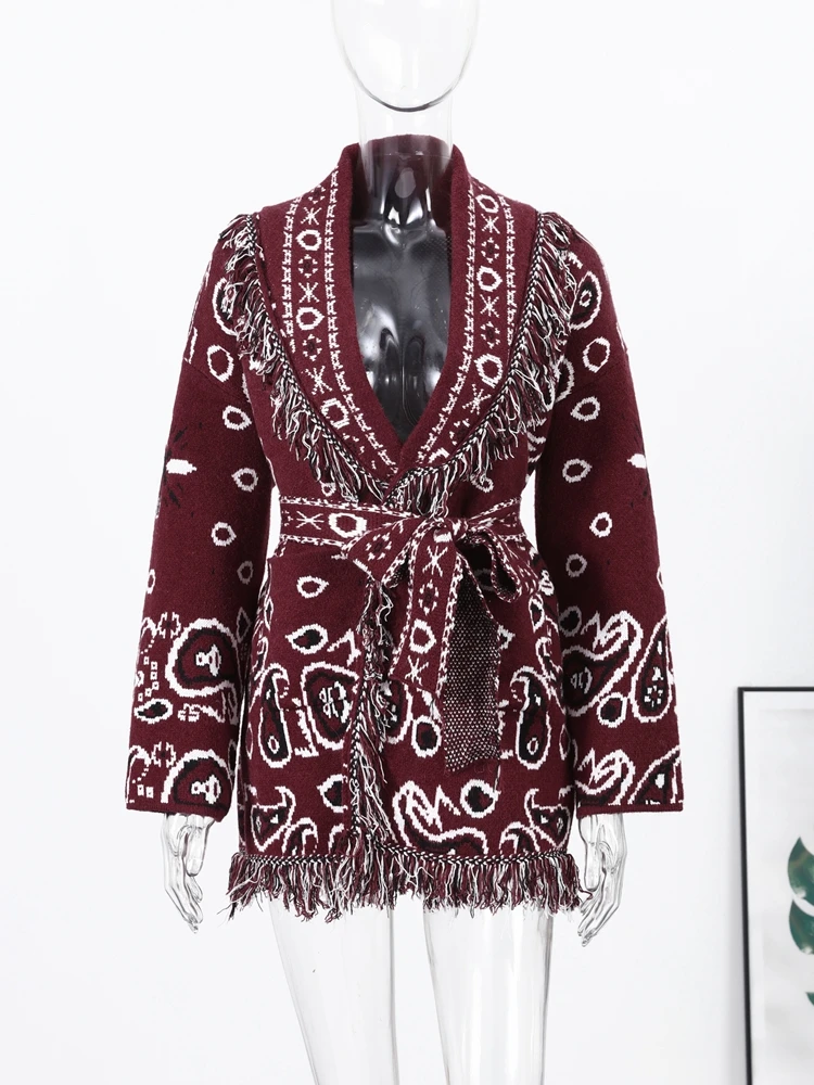 Стильный женский жаккардовый кардиган с поясом, повседневное вязаное пальто с длинными рукавами, мягкий свободный свитер с бахромой, уличная одежда, весна 2026
Стильный женский жаккардовый кардиган с поясом, повседневное вязаное пальто с длинными рукавами, мягкий свободный свитер с бахромой, уличная одежда, весна 2026