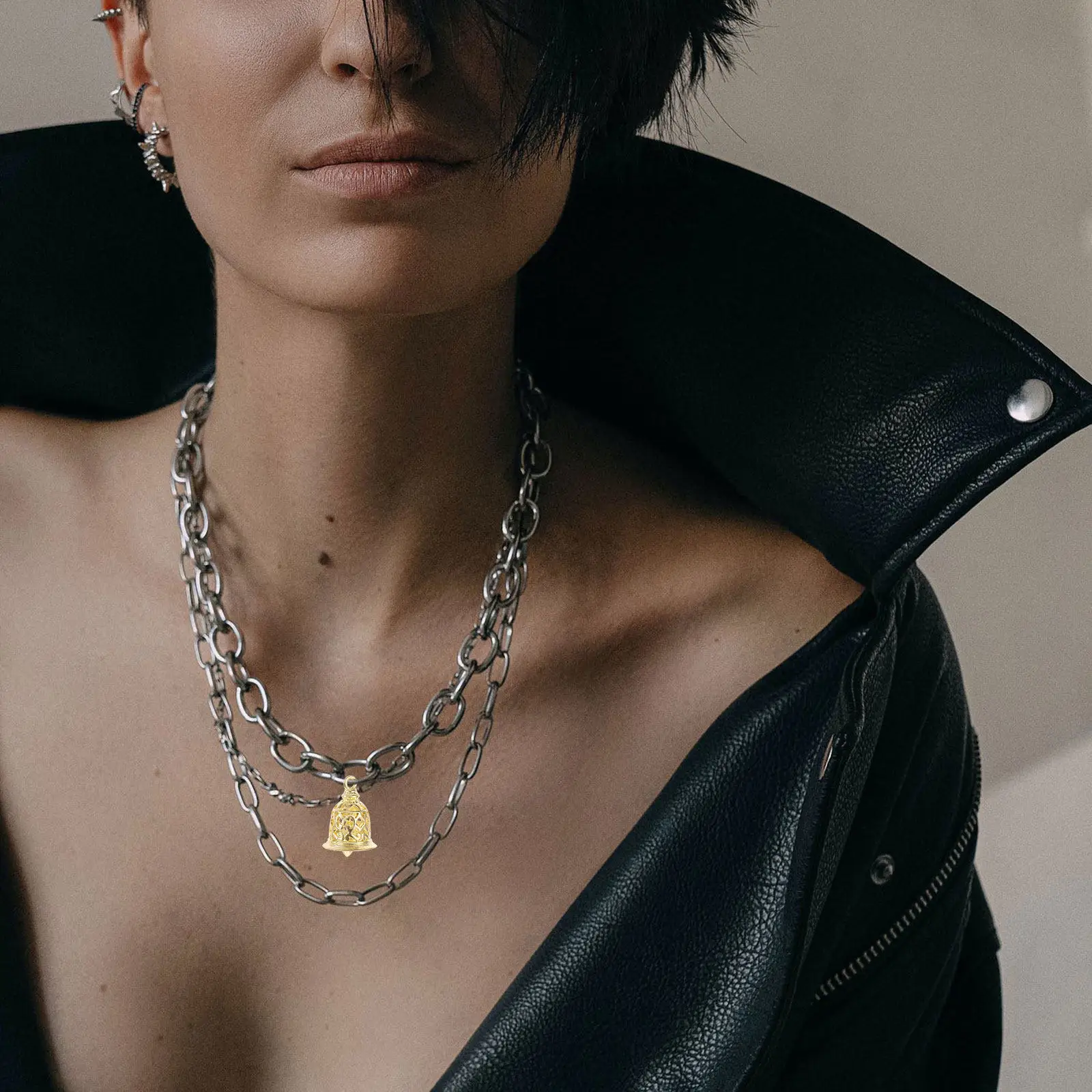 10Pcs Brass Bell Pendant Decorative Hollow Bell Hanging Decors for DIY Craft Jewelry Home Garden Decoration Christmas Ornament
10Pcs Brass Bell Pendant Decorative Hollow Bell Hanging Decors for DIY Craft Jewelry Home Garden Decoration Christmas Ornament