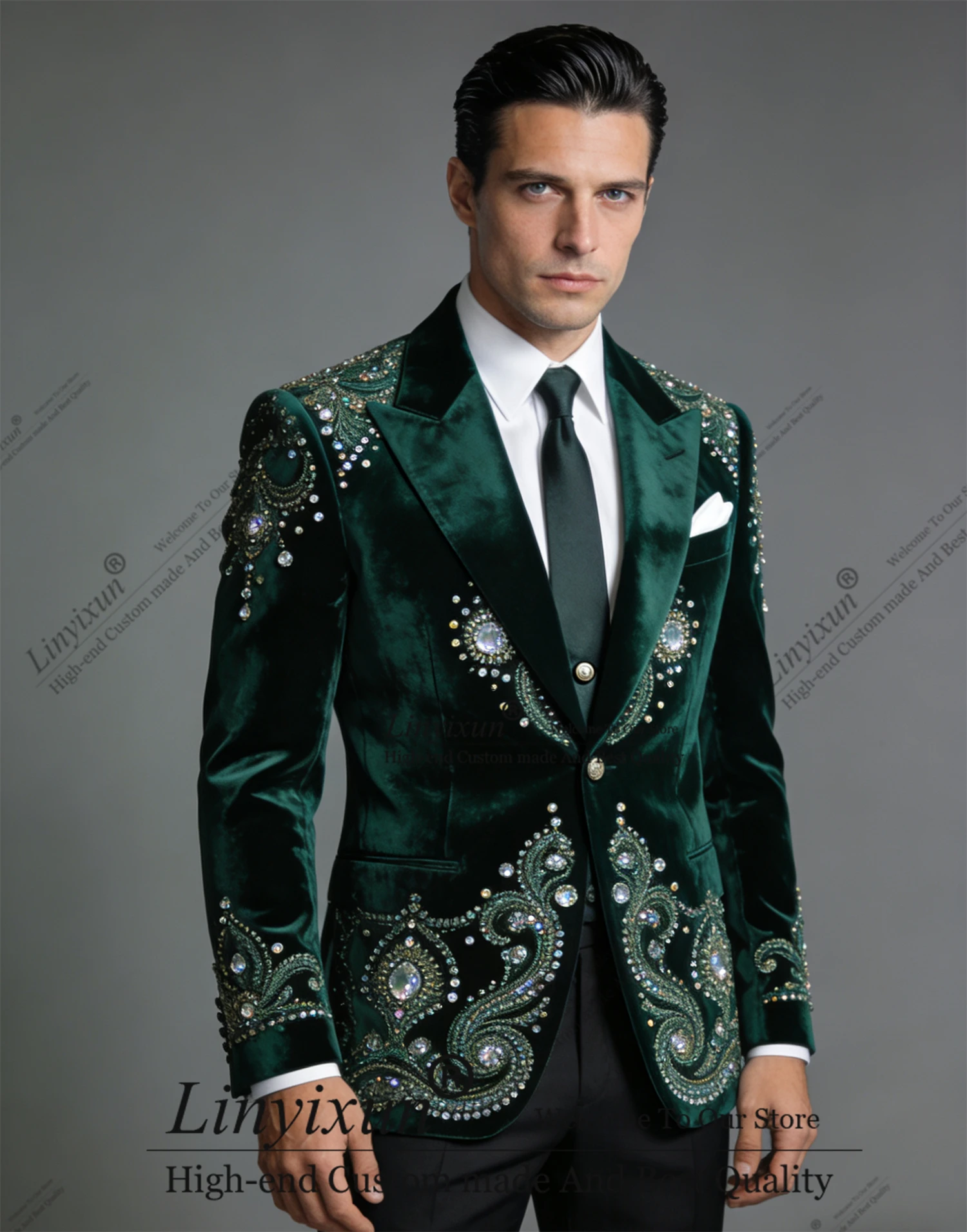 Роскошный мужской костюм из двух предметов с бриллиантами и стразами, бархатный смокинг для жениха, свадебный, на заказ, мужской блейзер для выпускного, приталенный крой, trajes para hombre
Роскошный мужской костюм из двух предметов с бриллиантами и стразами, бархатный смокинг для жениха, свадебный, на заказ, мужской блейзер для выпускного, приталенный крой, trajes para hombre