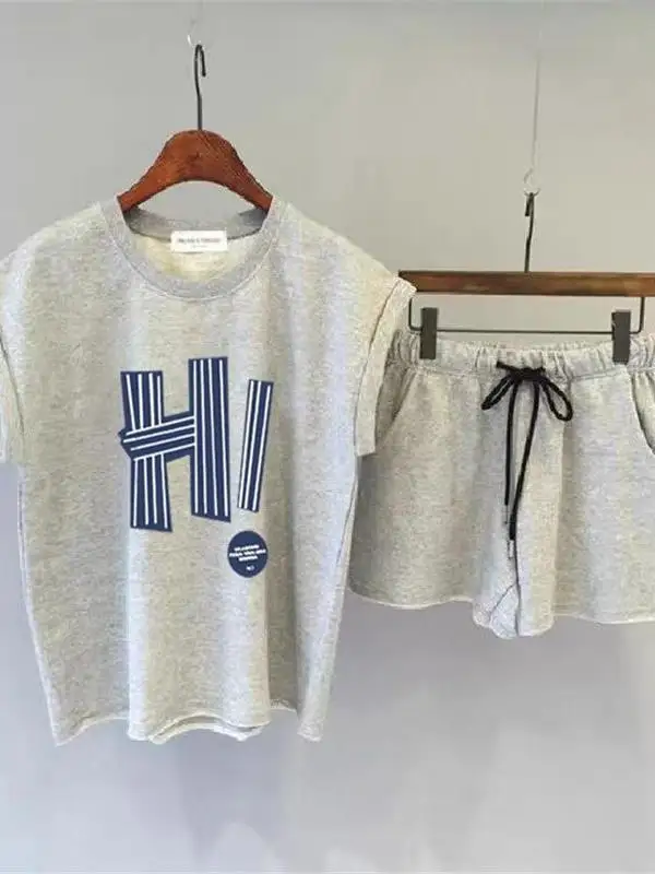 plus Size Letter Print Sleeveless T-Shirt Shorts Set Women's Summer New Loose Sports Comfortable Casual Fashion Two-Piece Suit
plus Size Letter Print Sleeveless T-Shirt Shorts Set Women's Summer New Loose Sports Comfortable Casual Fashion Two-Piece Suit
