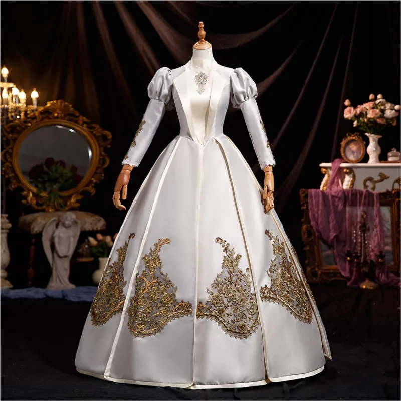 New long high-neck performance dress
New long high-neck performance dress