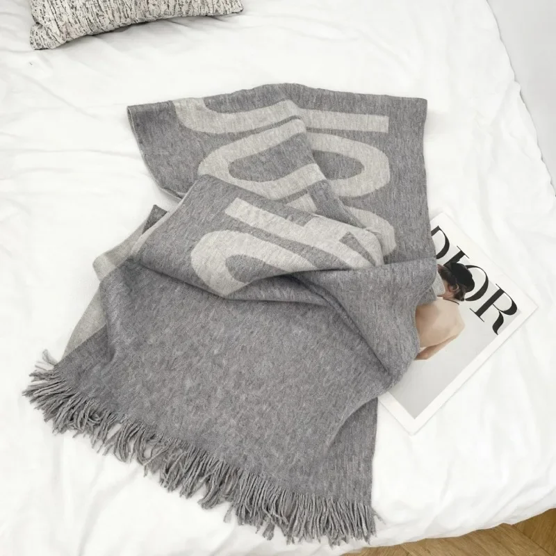 Женский шарф, роскошный брендовый зимний толстый теплый шарф на шею, высококачественный женский модный кашемировый шарф с надписью Y2K
Женский шарф, роскошный брендовый зимний толстый теплый шарф на шею, высококачественный женский модный кашемировый шарф с надписью Y2K