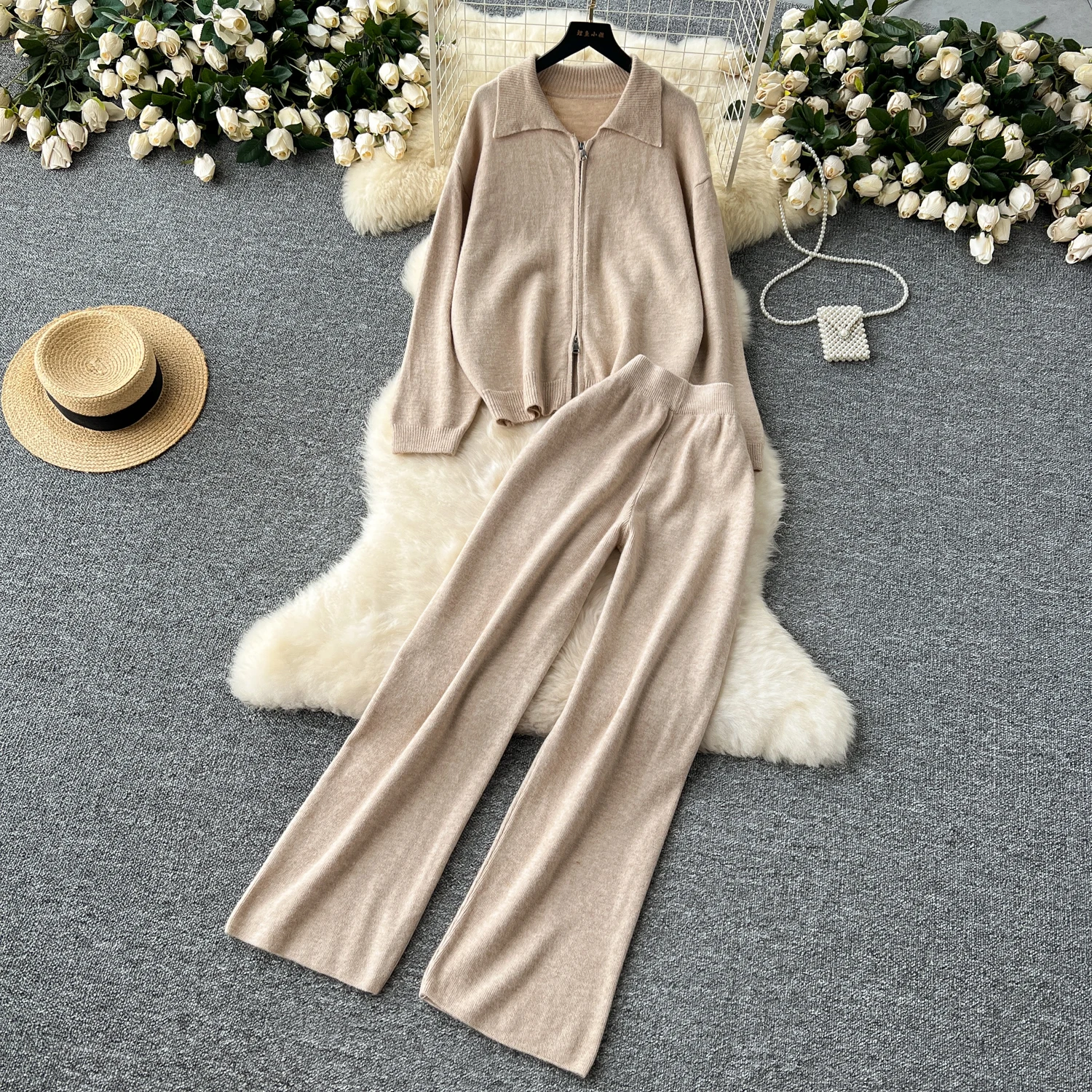 Autumn/Winter New Women's Solid Color Knitted Set Polo Collar Zipper cardigan Sweater+Versatile Long Pants Two-Piece Sets
Autumn/Winter New Women's Solid Color Knitted Set Polo Collar Zipper cardigan Sweater+Versatile Long Pants Two-Piece Sets