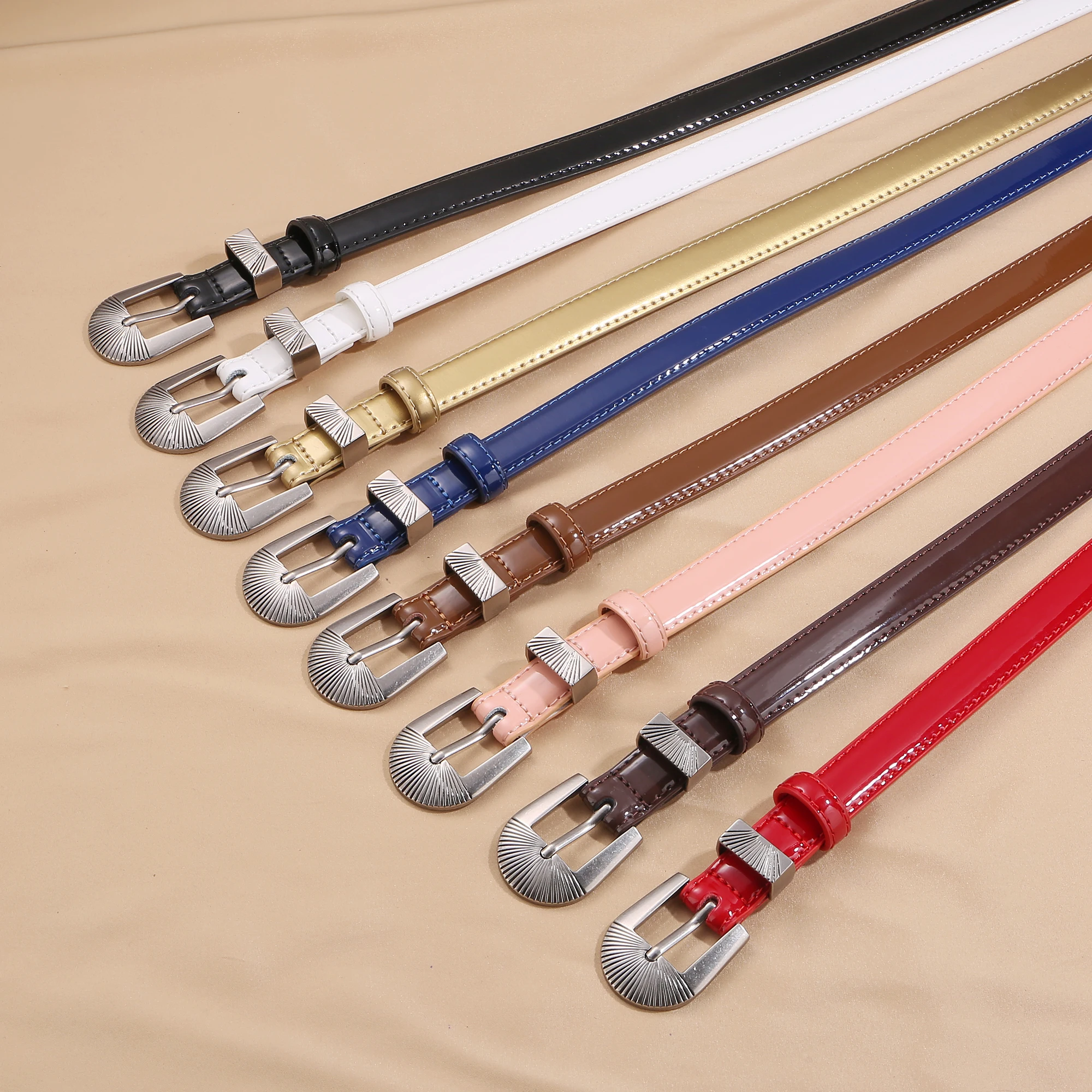 Women's Luxury Patent Leather Belt Fashion Solid Color Waistband with Silver Buckle for Jeans And Dresses Fashion Accessory
Women's Luxury Patent Leather Belt Fashion Solid Color Waistband with Silver Buckle for Jeans And Dresses Fashion Accessory