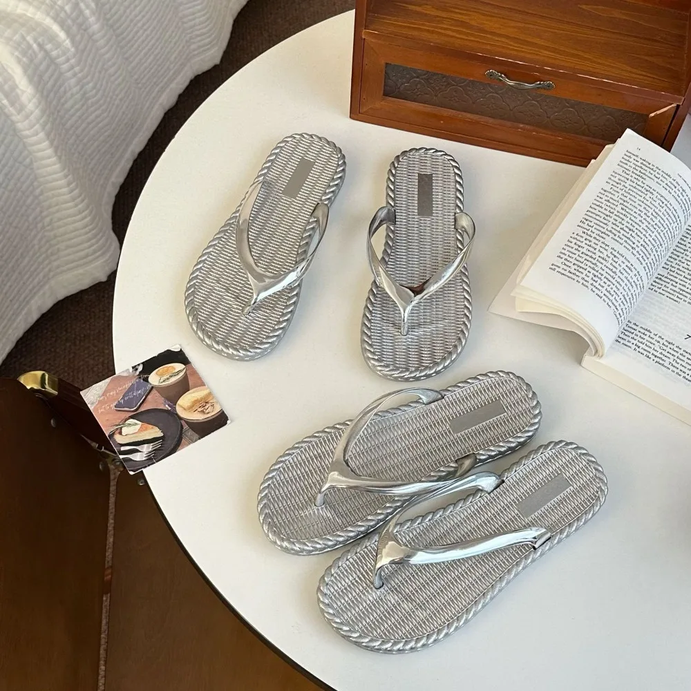Sweet Holiday Silver Glossy Flip Flops Waterproof Non-Slip Seaside Sandals Shoes Flat Vacation Beach Slippers Outdoor
Sweet Holiday Silver Glossy Flip Flops Waterproof Non-Slip Seaside Sandals Shoes Flat Vacation Beach Slippers Outdoor