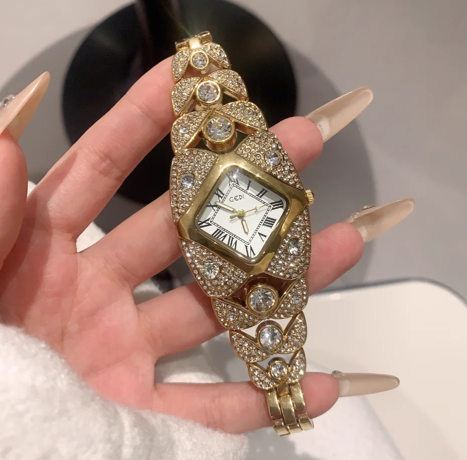 Women's Brand Watches Fashion Luxury Diamond Set Bracelet Type Quartz Watch Women's Alloy Watch
Women's Brand Watches Fashion Luxury Diamond Set Bracelet Type Quartz Watch Women's Alloy Watch