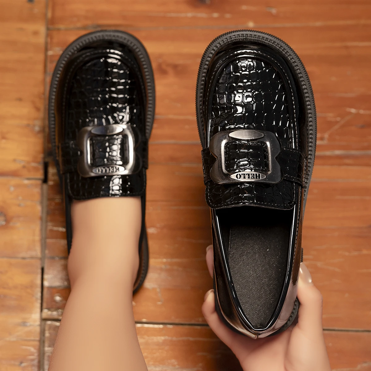 Модная, хит продаж, удобная рабочая женская обувь с круглой головкой, весенне-осенние новые элегантные повседневные туфли на плоской подошве
Модная, хит продаж, удобная рабочая женская обувь с круглой головкой, весенне-осенние новые элегантные повседневные туфли на плоской подошве