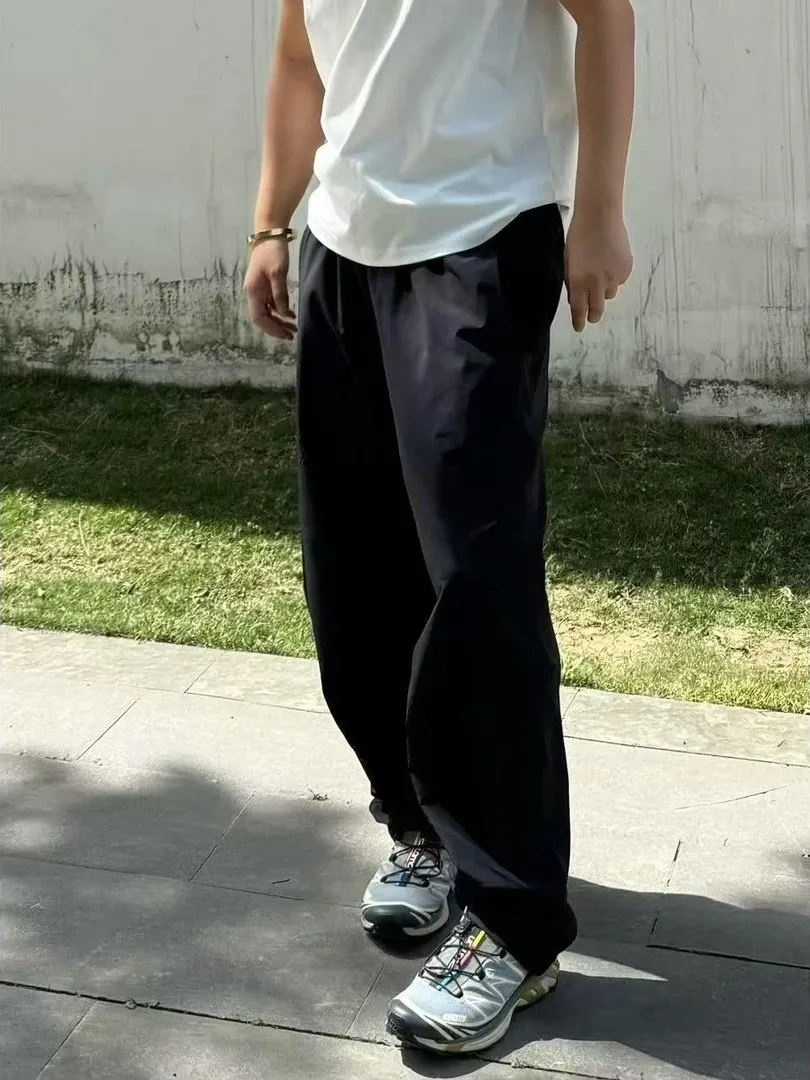 Легкие быстросохнущие брюки из ледяного шелка Bla для мужчин, летние, американского стиля, свободного кроя, Cleanfit, повседневные
Легкие быстросохнущие брюки из ледяного шелка Bla для мужчин, летние, американского стиля, свободного кроя, Cleanfit, повседневные