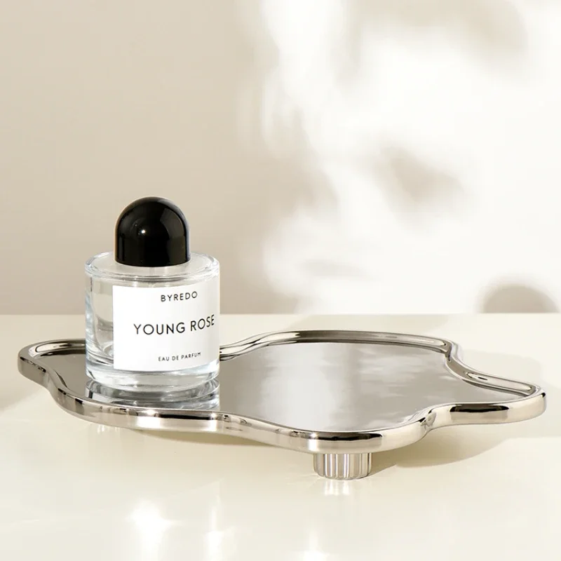 Nordic light luxury wind power silver-plated ceramic stilt cloud plate jewelry plate storage plate aromatherapy tray
Nordic light luxury wind power silver-plated ceramic stilt cloud plate jewelry plate storage plate aromatherapy tray