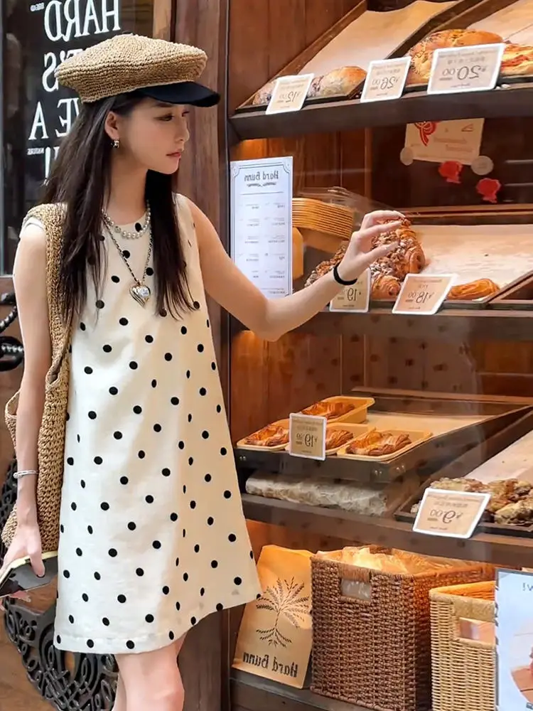 Gagarich Fashion Women Sweet French Polka Dot Sleeveless Dress Summer 2025 New Loose Fit Small Back Hollow Vest Vestidos
Gagarich Fashion Women Sweet French Polka Dot Sleeveless Dress Summer 2025 New Loose Fit Small Back Hollow Vest Vestidos