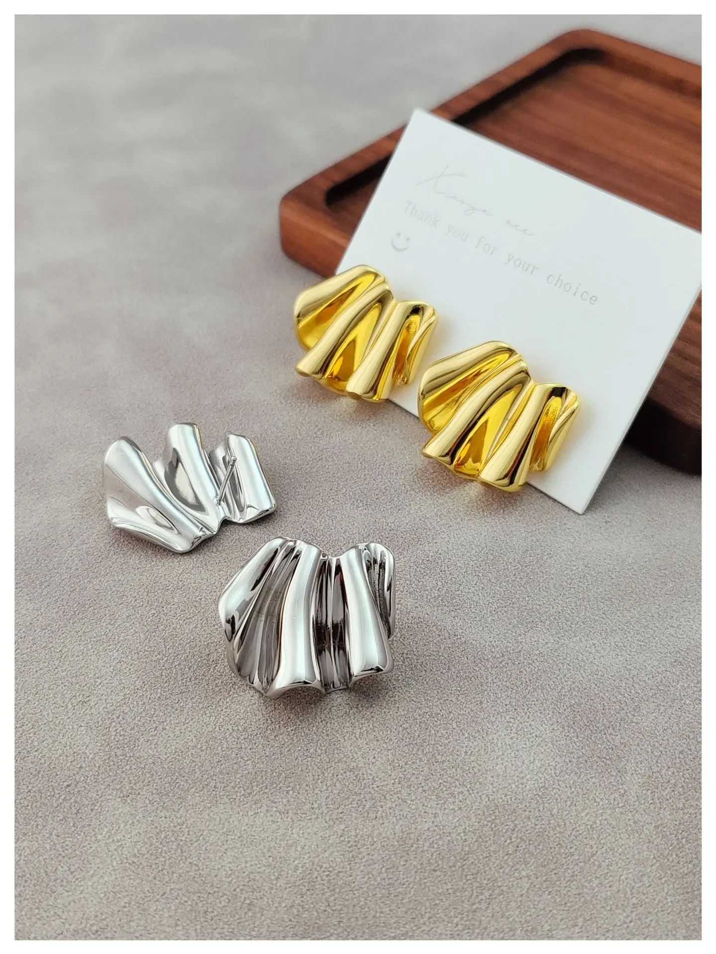Brass With 18K Rugged Fans Shape Stud Earrings Women Jewelry Punk Party T Show Gown Runway Korean Japan INS
Brass With 18K Rugged Fans Shape Stud Earrings Women Jewelry Punk Party T Show Gown Runway Korean Japan INS