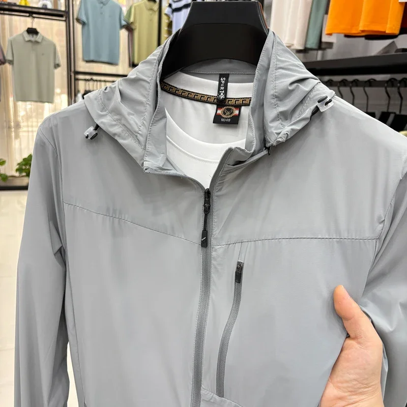 Солнцезащитный костюм с капюшоном, новая модная съемная мужская летняя куртка, костюм с кондиционером, спортивная одежда на открытом воздухе, кожаная одежда
Солнцезащитный костюм с капюшоном, новая модная съемная мужская летняя куртка, костюм с кондиционером, спортивная одежда на открытом воздухе, кожаная одежда