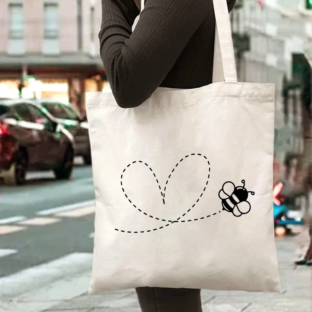Upgraded shoulder strap aesthetic bee handbag, gift for insect lovers, bee print handbag, fashionable and simple style
Upgraded shoulder strap aesthetic bee handbag, gift for insect lovers, bee print handbag, fashionable and simple style
